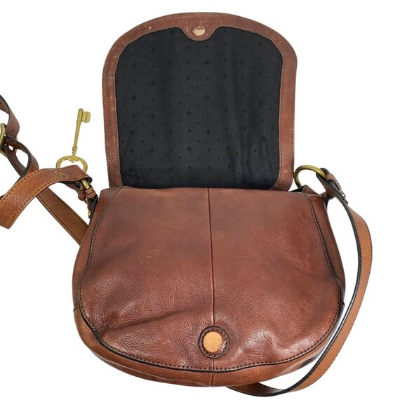 Vintage FOSSIL Crossbody Flap Saddle Bag Black/Brown Leather w/ Key Charm NICE - Picture 7 of 14